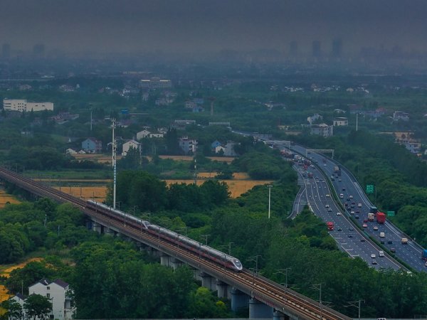 美通美股票配资 票价打折，积分翻番，长三角铁路推出多项惠民服务举措